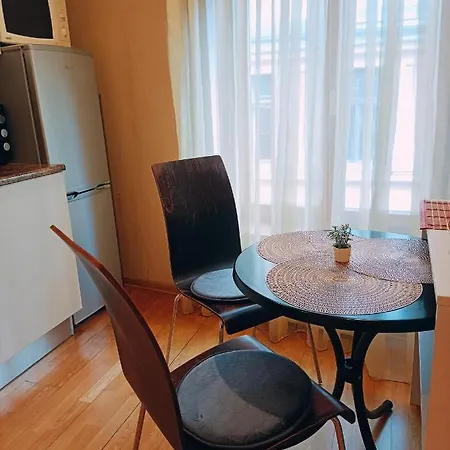 Elegant Old Town Toffee Bliss Apartment, Self Check-In, Steps From Bus Station Riga Extérieur photo