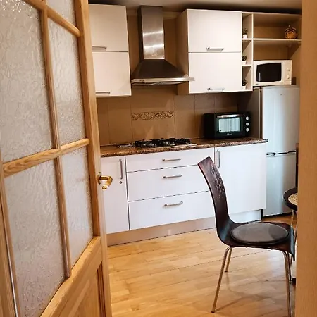 Elegant Old Town Toffee Bliss Apartment, Self Check-In, Steps From Bus Station Riga Extérieur photo