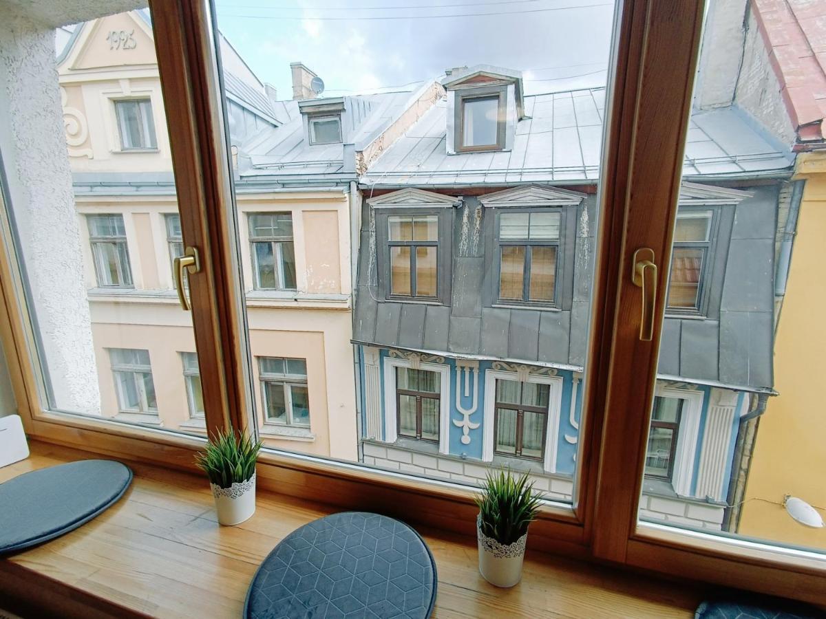Elegant Old Town Toffee Bliss Apartment, Self Check-in, Steps From Bus Station Appartement *